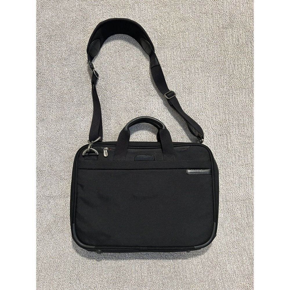 Briggs &‎ Riley Travelware Expandable 17"x 13" Cabin Laptop Bag Black 07-BB101